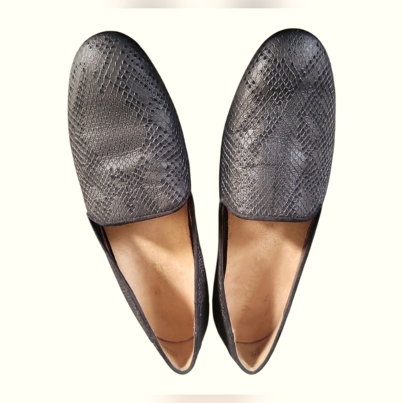 Vionic Willa II Women's Slip On Black Metal Snakeskin Flats Loafers Size 5 - Picture 2 of 8
